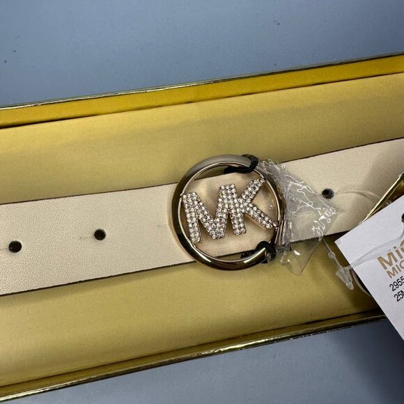NWT Michael Kors belt in a nice box Color: White. Size L/XL main image 5